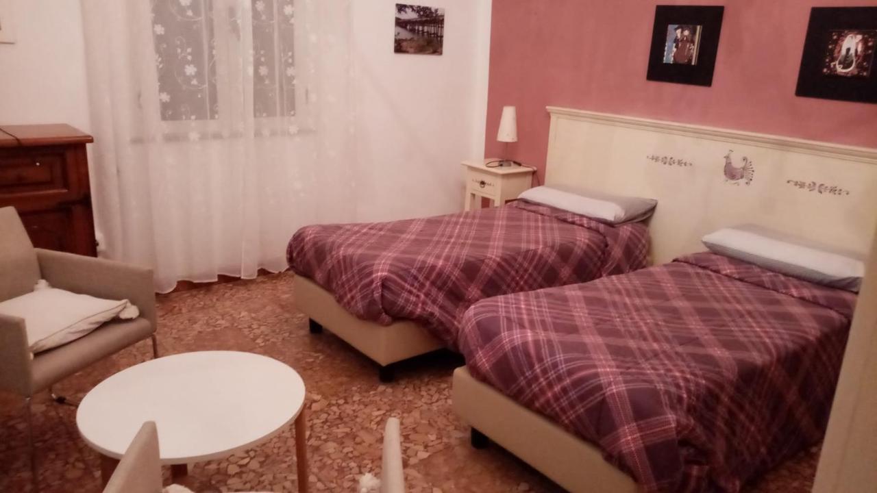 Oschiri Sa Rosa E Su Trapperi B&B 외부 사진