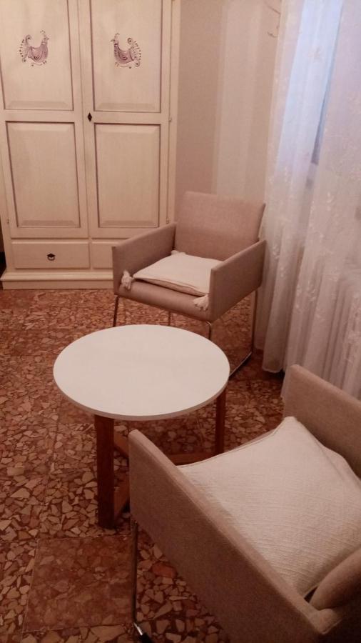 Oschiri Sa Rosa E Su Trapperi B&B 외부 사진